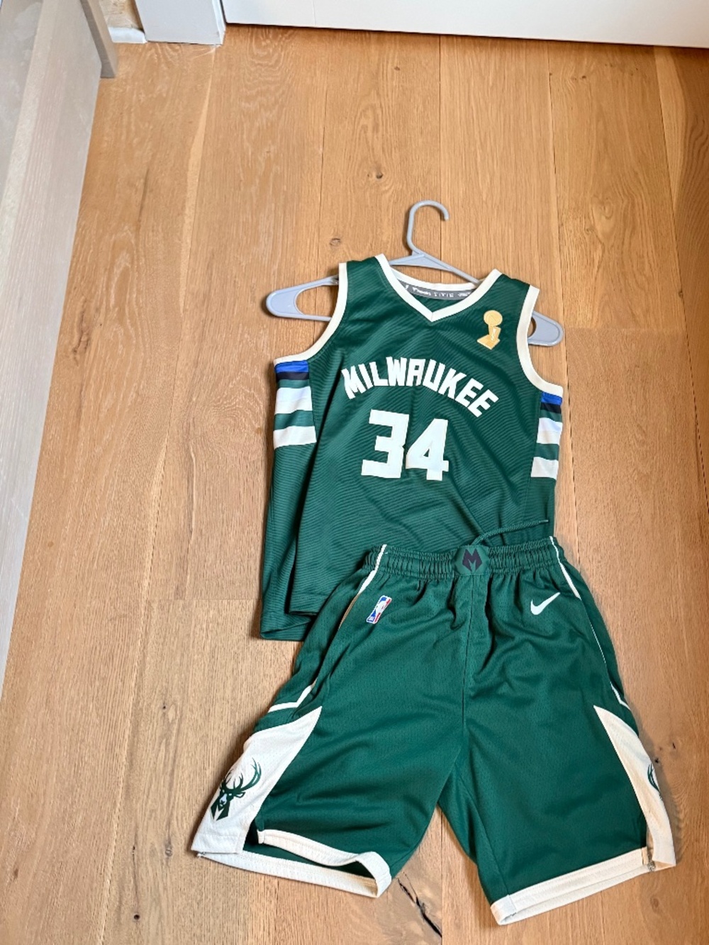 #34 matching set- youth small Giannis Anteokounmpo